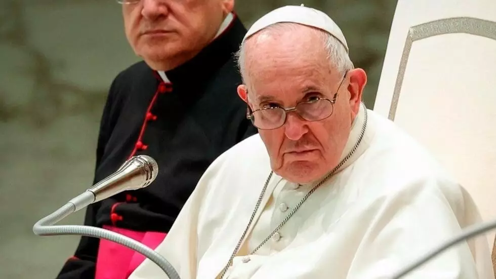 El papa pide que terminen las discriminaciones contra las mujeres en Afganistán