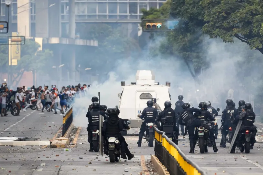 Más de 1,200 detenidos en protestas contra el resultado de las presidenciales en Venezuela