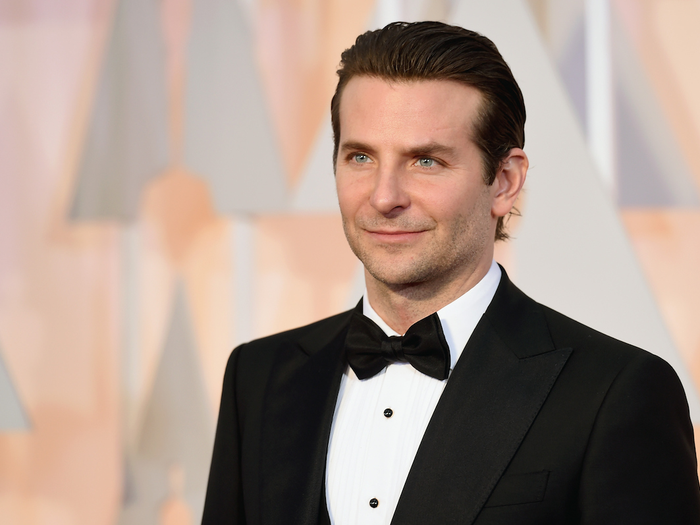 El actor Bradley Cooper llama en México a invertir en cuidar a los enfermos de cáncer