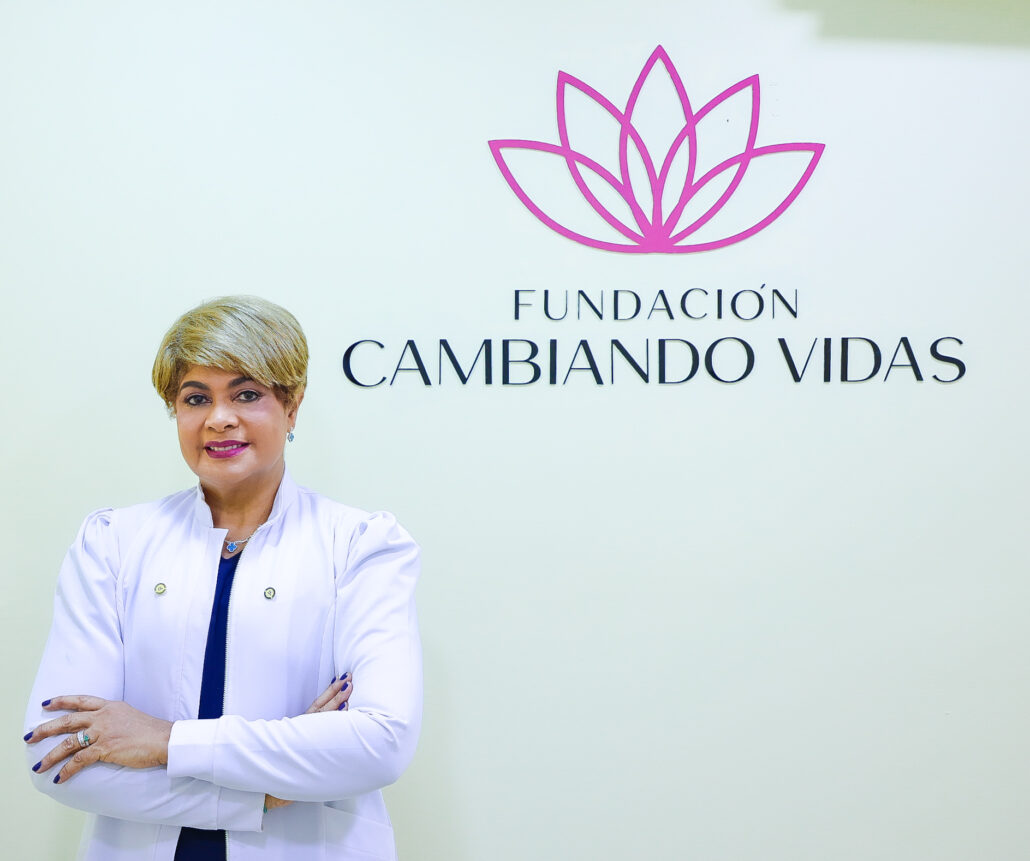 De la mano de la Dra. Yvelise Bello, la fundación ha reunido doctores y especialistas que se han unido al programa De la mano de la Dra. Yvelise Bello, la fundación ha reunido doctores y especialistas que se han unido al programa