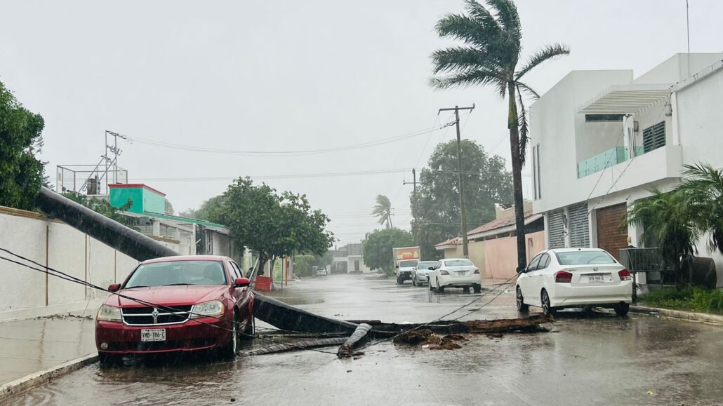 La tormenta tropical Ileana toca tierra en Sinaloa, México