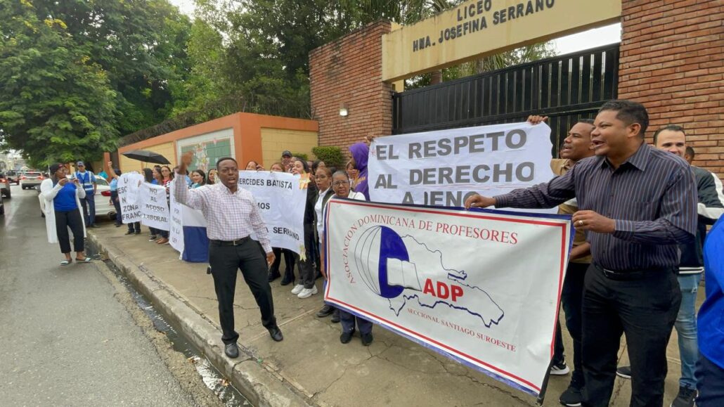 ADP realiza paro de docencia por abuso laboral