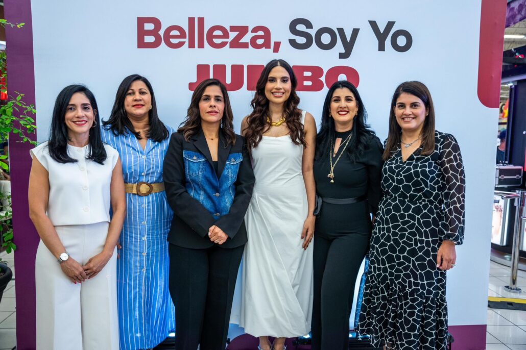 Sachenka Rodríguez, Cony Taveras, Madelyn Martínez , Katherine Collado -La Comparona, Alejandra Acta y Carolina Rodríguez