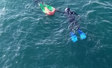 Rescatan mujer que se lanzo a las aguas del Mar Caribe