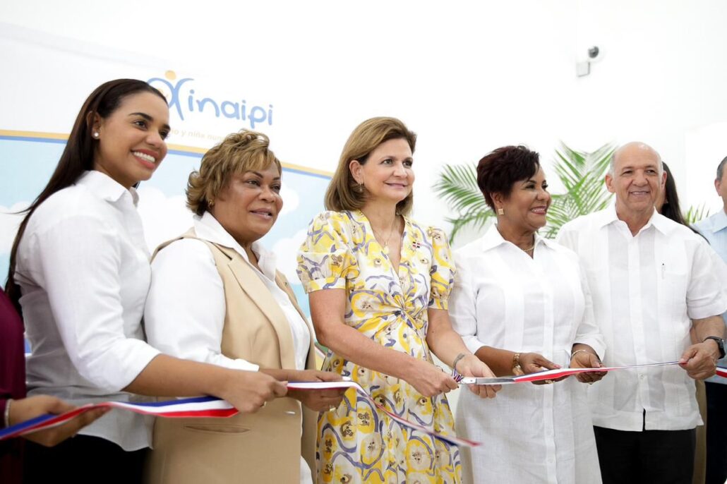 Raquel Peña inaugura nuevos centros educativos en Santo Domingo Norte