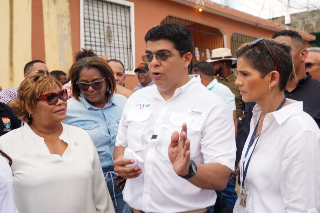 Director Caasd supervisa trabajos de saneamiento y rehabilitación en SDN