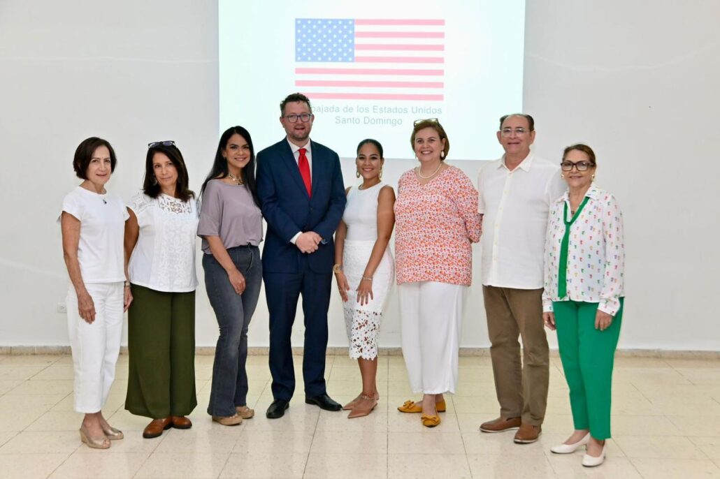 Embajada de EE.UU celebra encuentro cultural en Dominico Americano