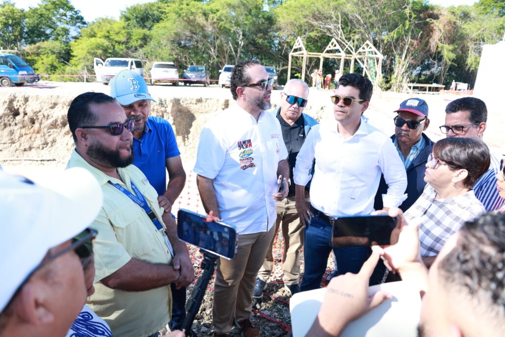 Wellington Arnaud supervisa obras en la Región Norte