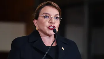 Piden la renuncia de la presidenta de Honduras por narcovideo y restituir tratado con EEUU