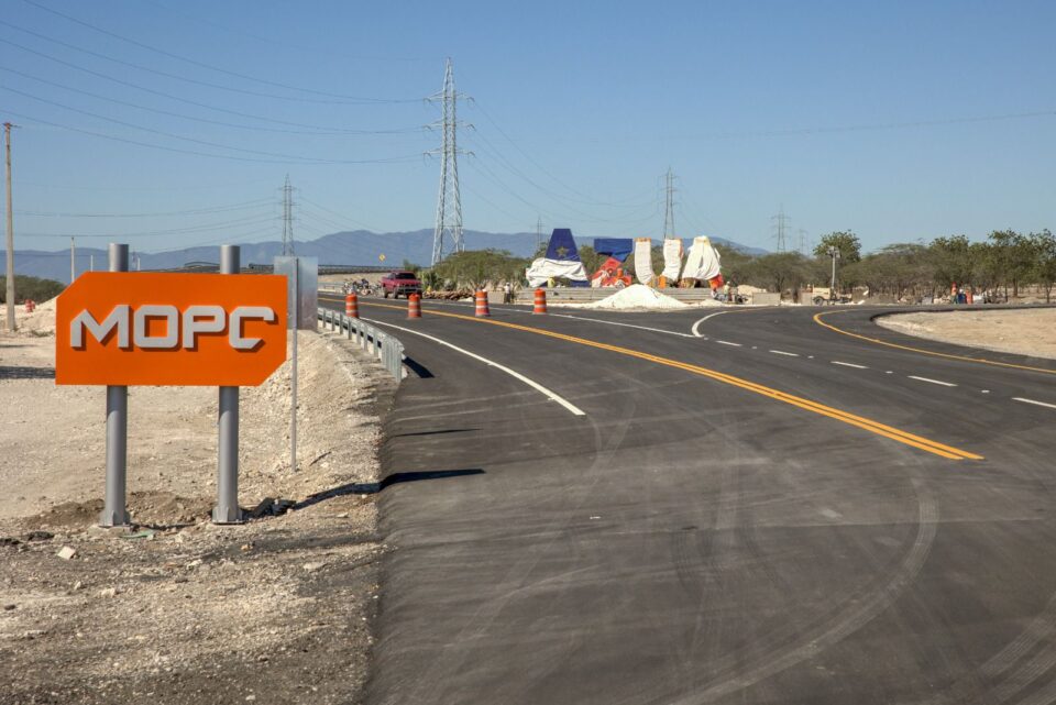 Obras viales y de transporte masivo en Santo Domingo absorben la inversión pública