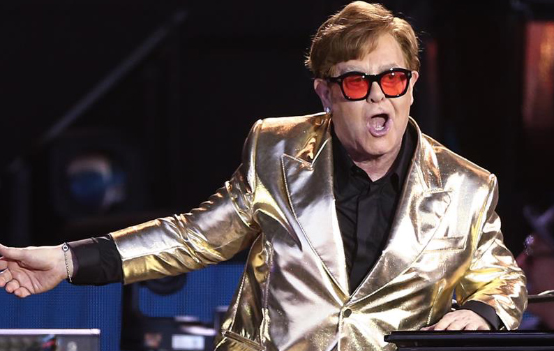 Elton John se recupera de una infección ocular grave que le ha dejado la 