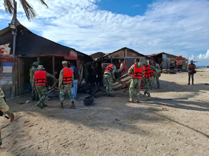 Autoridades demuelen 18 estructuras en Cabo Rojo en segunda fase del reforzamiento de controles