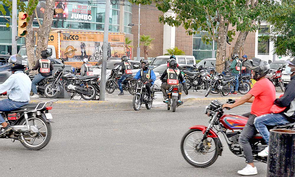 Federación de Motoconchistas favorece desmantelamiento de paradas ilegales en corredores de autobuses