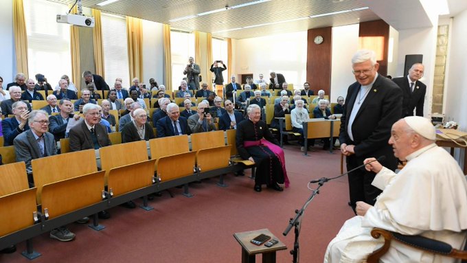 El papa: Intento que las mujeres tengan cada vez mayor responsabilidad en el Vaticano