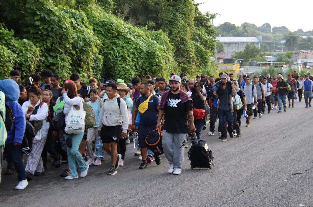 Una caravana de migrantes sale desde el sur de México ante la falta de empleo