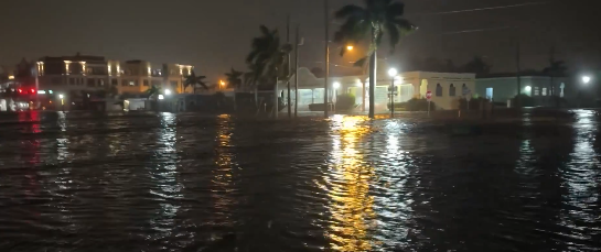 El huracán Milton toca tierra en la costa oeste de Florida con categoría 3