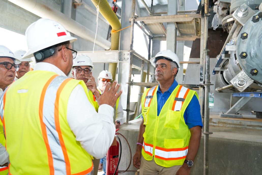 Joel Santos supervisa avances de trabajos de Central Térmica Manzanillo Power Land