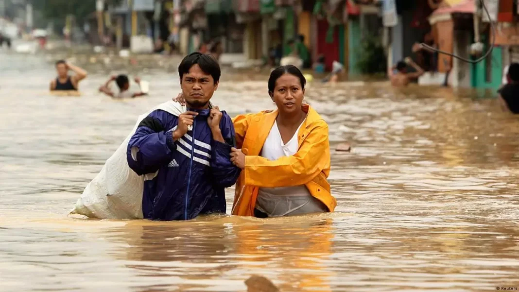 Filipinas sufre inundaciones y avalanchas antes de la llegada de la tormenta Trami