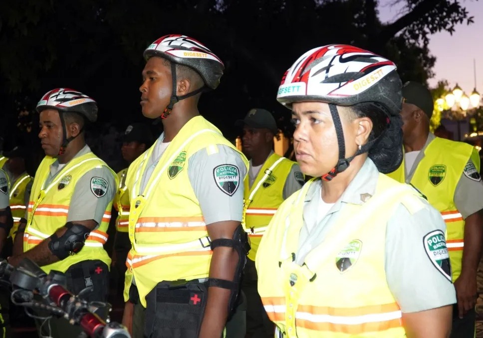 DIGESETT implementa patrullaje en patinetas para agilizar movilidad en la Zona Colonial