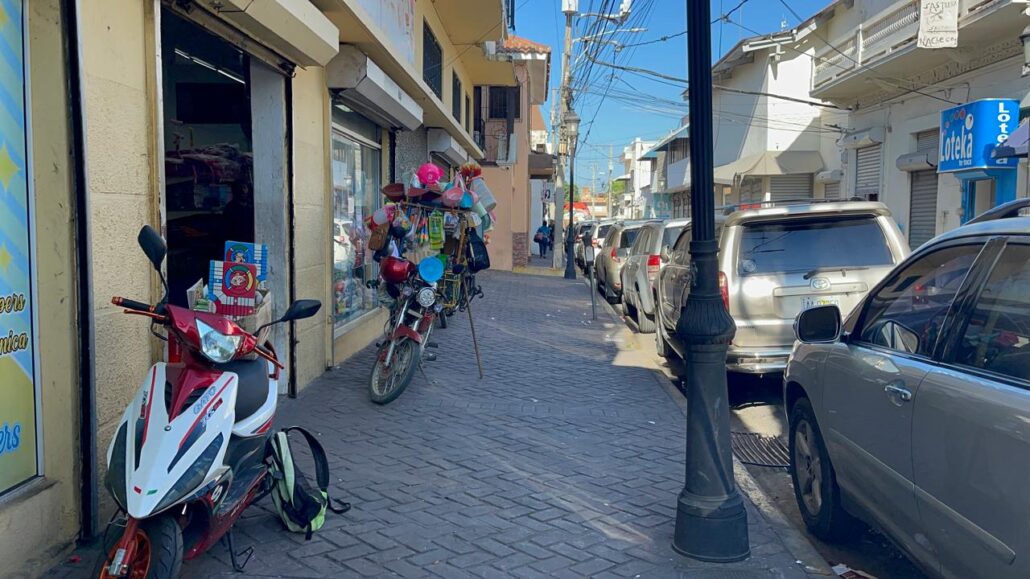 Vendedores haitianos desaparecen del centro histórico de Santiago por temor a deportaciones