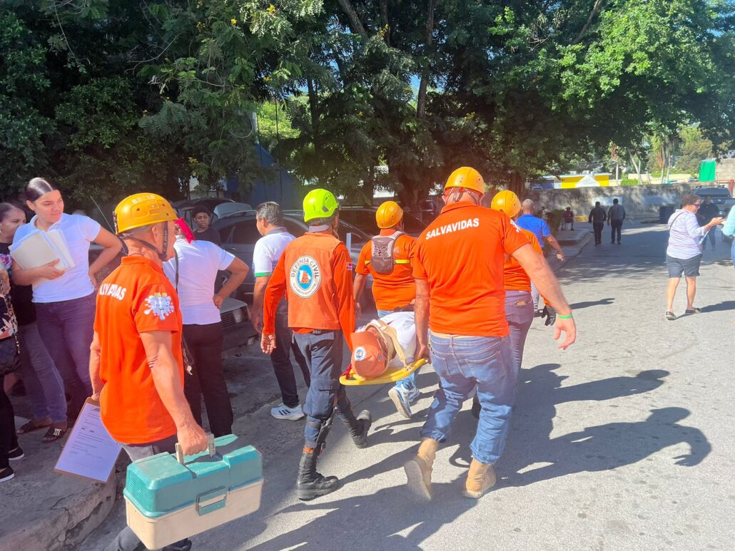 Realizan simulacro de evacuación por terremoto en Santiago