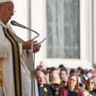 El papa convoca el 7 de octubre una jornada de oración para pedir la paz