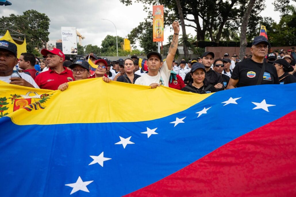 Cientos de personas en Venezuela piden a la ONU detener 