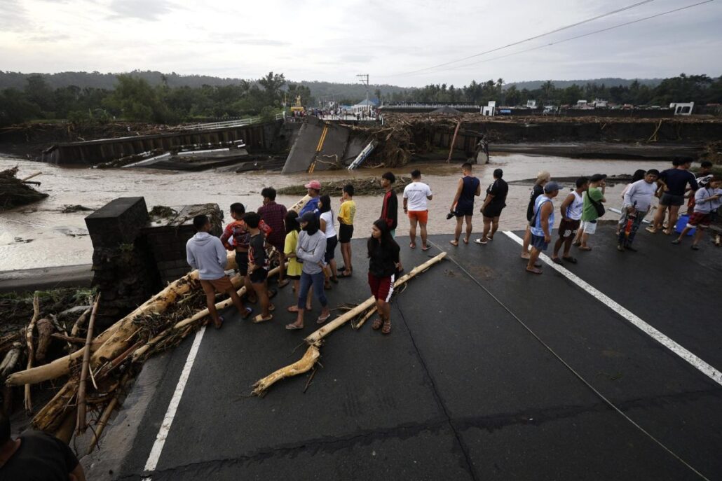 Suben a 46 los muertos a causa de la tormenta tropical Trami en Filipinas