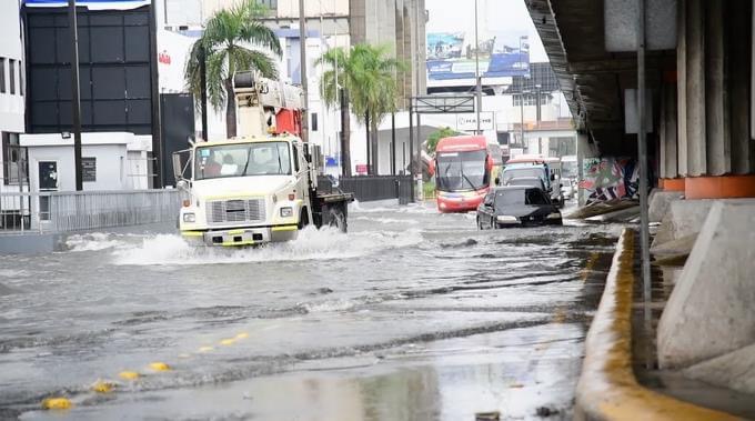 COE emite alerta para 24 provincias por posibles riesgos climáticos