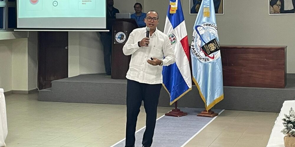 Director de pasaportes: “Pasaporte Electrónico es una necesidad país”