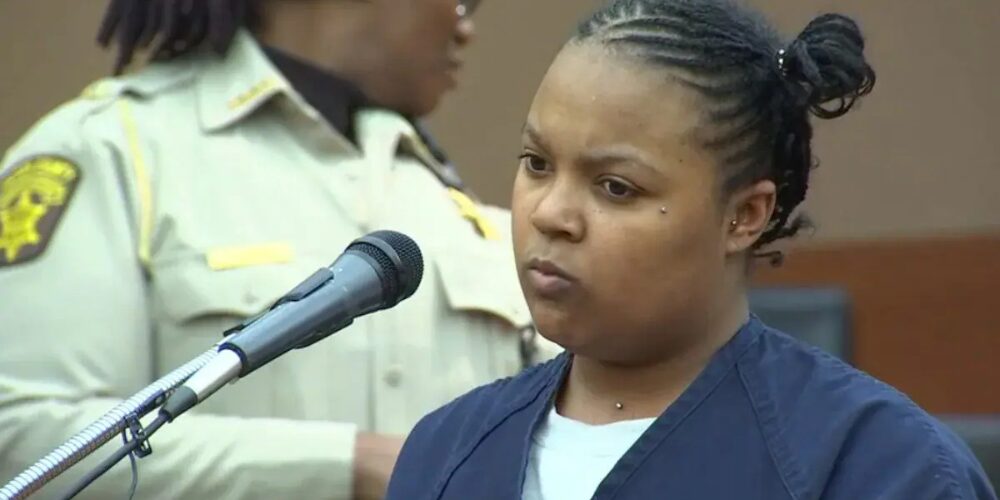 Condenan a cadena perpetua a mujer que mató a sus dos hijos pequeños metiéndolos en el horno