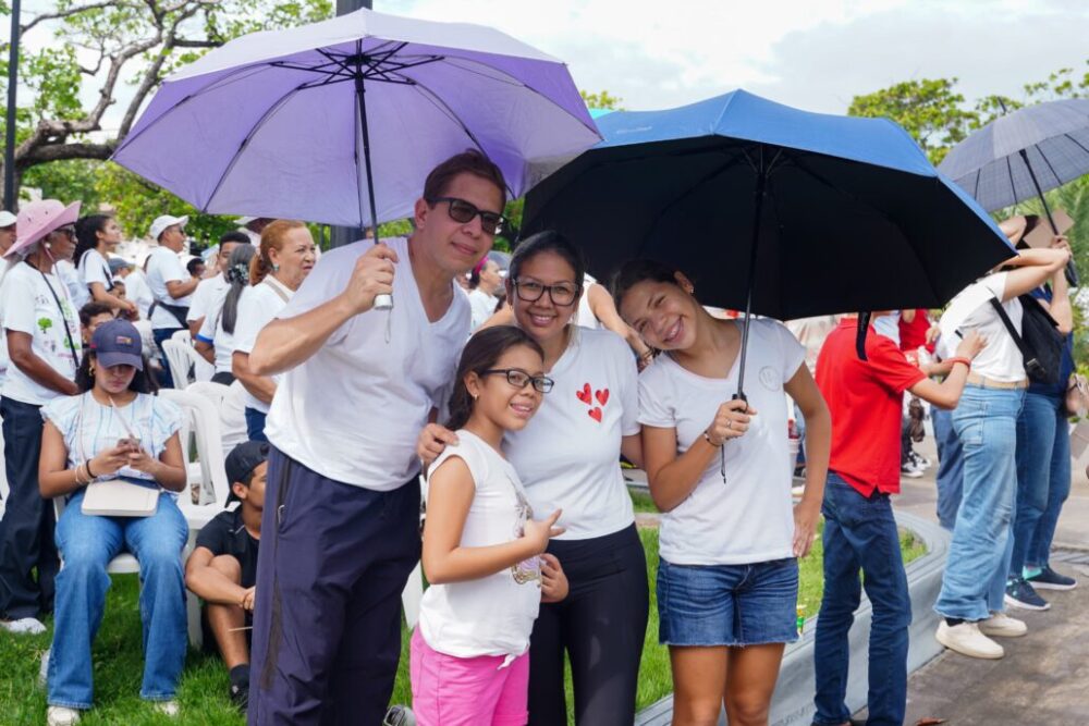 Miles de familias participan en “Un paso por mi familia” 2024