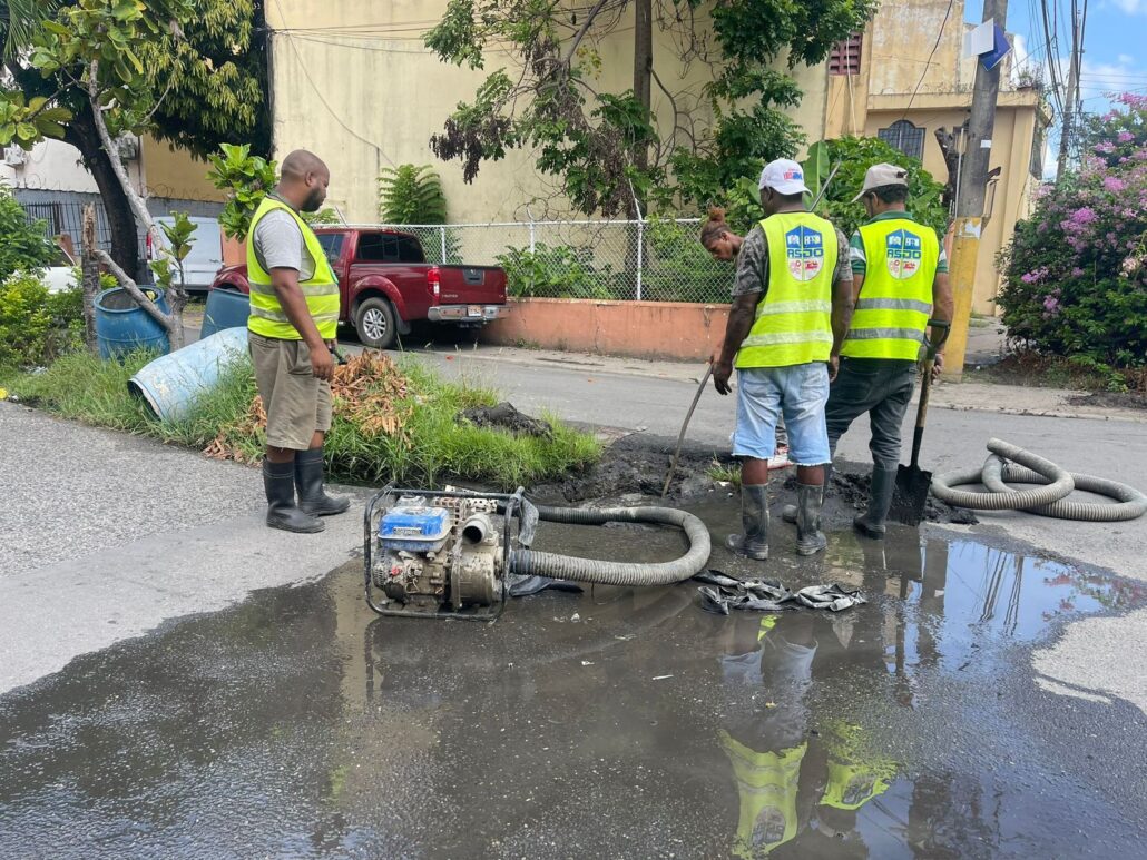 Ayuntamiento de SDO intensifica limpieza de cañadas para prevenir inundaciones