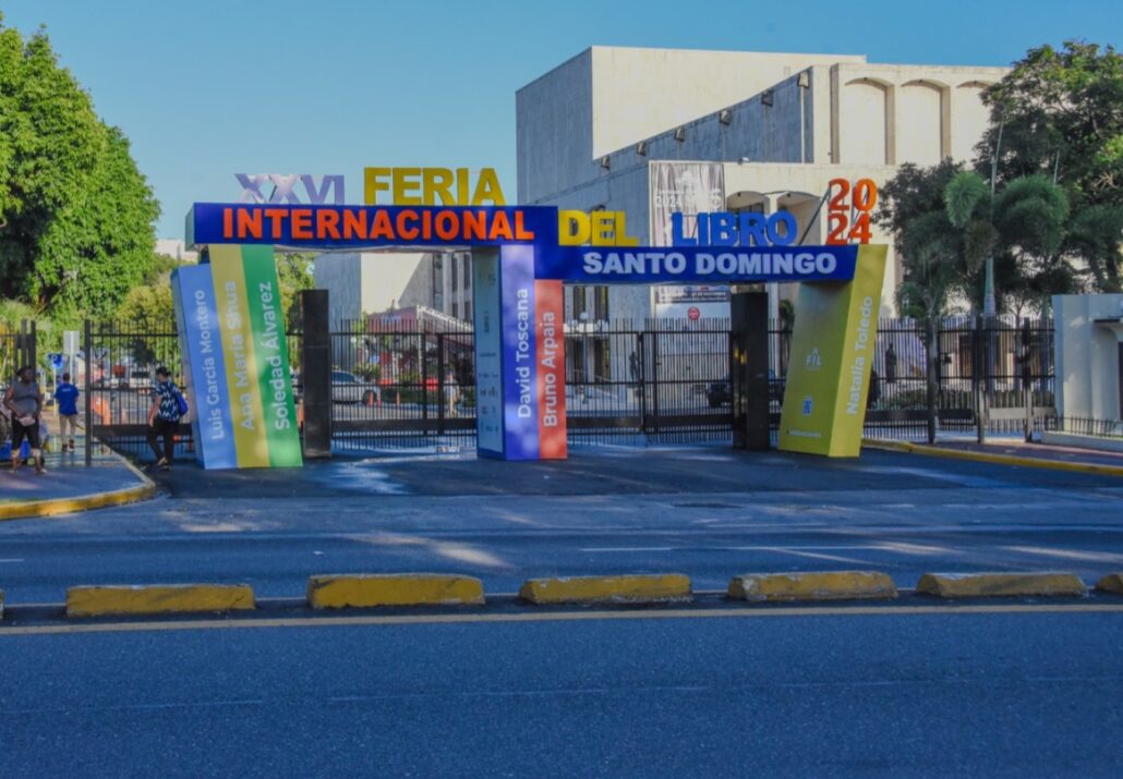 Viernes de experiencias literarias y artísticas en la Feria del Libro 2024