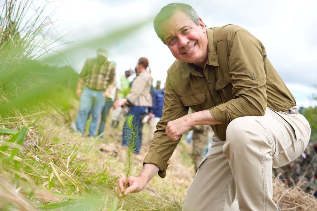 Orlando Jorge Mera: 58 años de legado en la vida pública y el compromiso ambiental