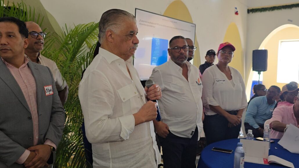 PRD realiza taller de diagnóstico regional de dirigentes en La Romana