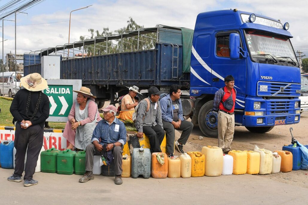 Alertan que crisis de combustible en Bolivia seguirá en 2025 si no hay reacción inmediata