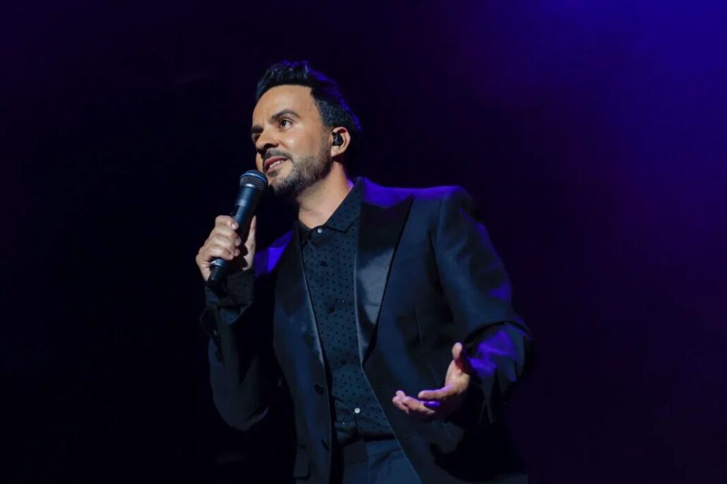 Luis Fonsi recuerda que su carrera comenzó sin presupuesto 