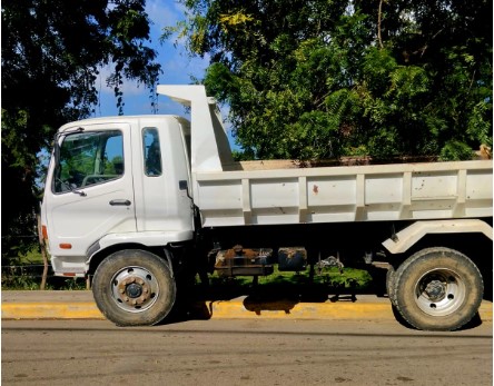 Detienen y envían la justicia a conductor de camión con 5 nacionales haitianos en Montecristi