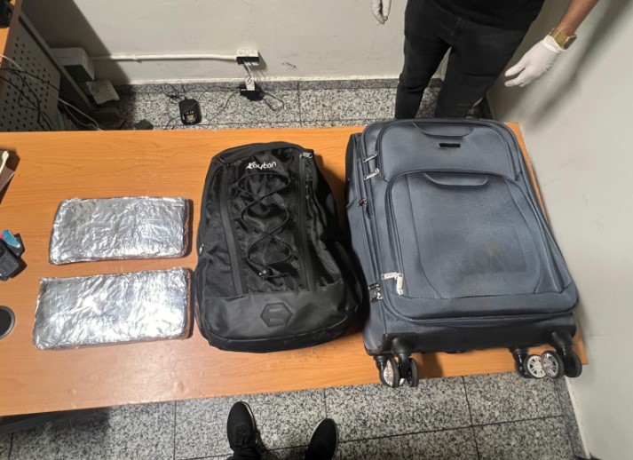 Atrapan holandés viajaría con dos kilos de cocaína a España