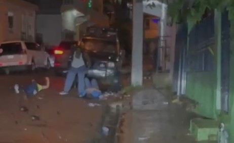 Arrestan a hombre por agredir a dos mujeres en Santiago