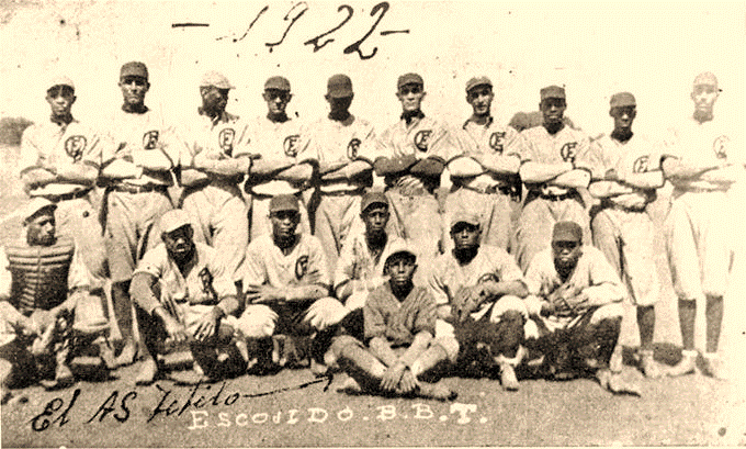 El jueves 17 de febrero de 1921, nacieron los Leones del Escogido para enfrentar al Licey