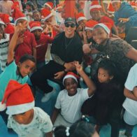 Daddy Yankee celebra la Navidad junto a los niños de su fundación en RD - Noticias de hoy en República Dominicana | De Último Minuto