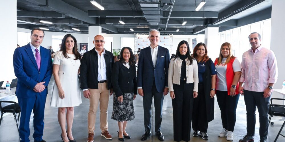 Luis Miguel De Camps impulsa la inserción laboral femenina con apoyo al programa Mujer Digital