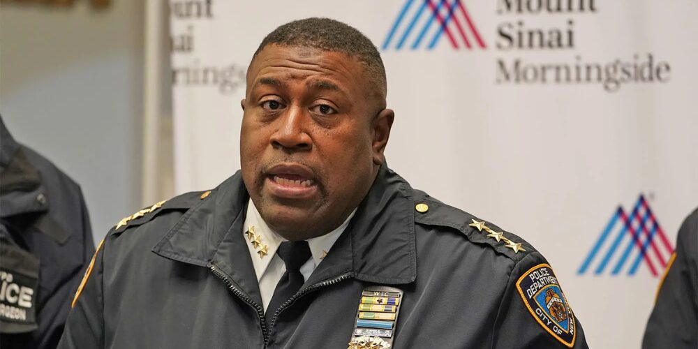 Dimite el jefe de la Policía de Nueva York acusado de exigir sexo a una subordinada