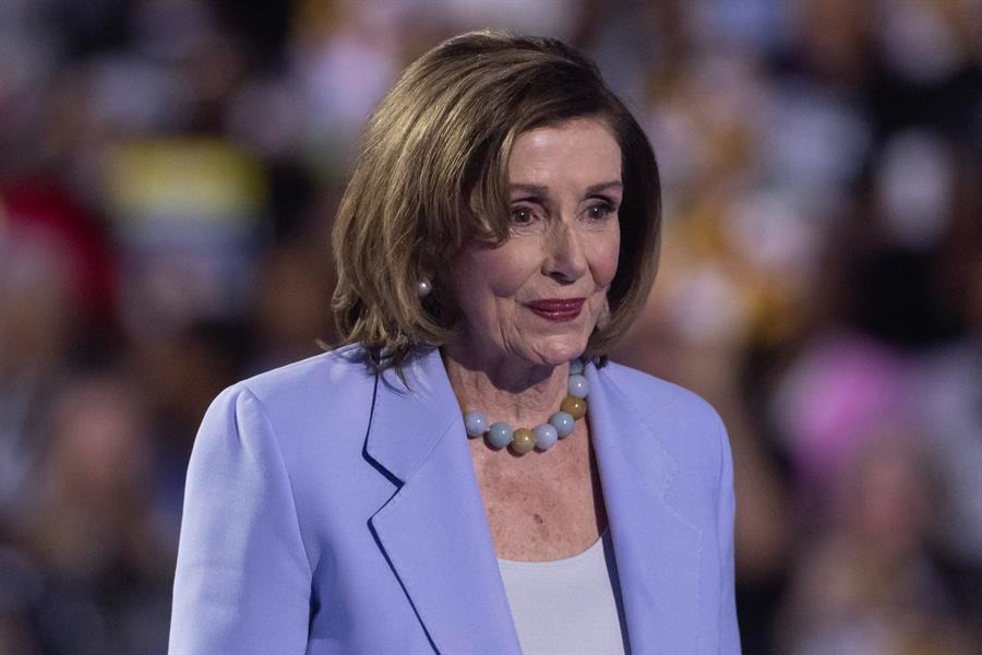 Nancy Pelosi se somete 