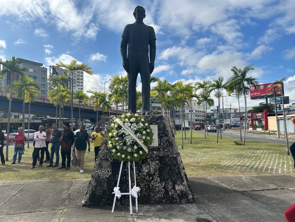 Celebran el Día del Migrante con Ofrenda Floral en Honor a los Dominicanos del Exterior