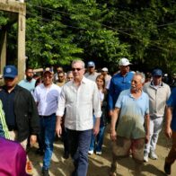 Abinader visita zonas afectadas por lluvias en Puerto Plata para coordinar acciones frente a daños provocados - Noticias de hoy en República Dominicana | De Último Minuto
