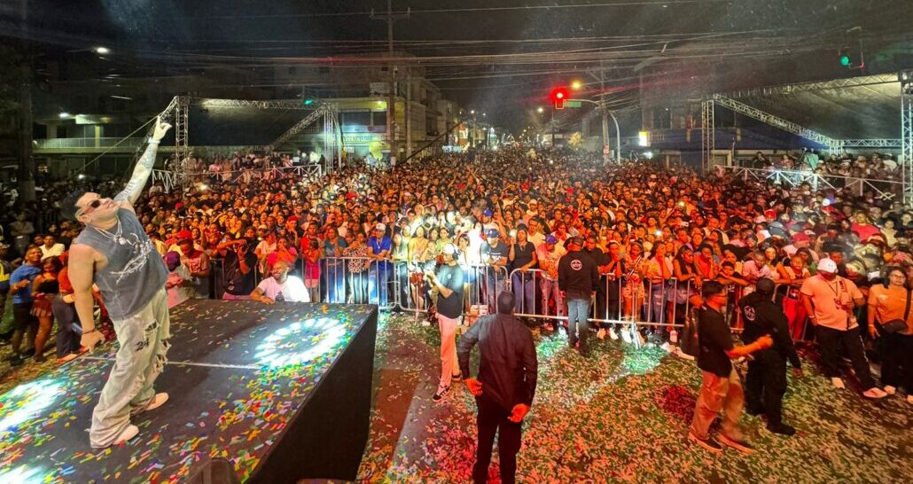 Miles celebran la Navidad con maratónico concierto de “Reconocidos”