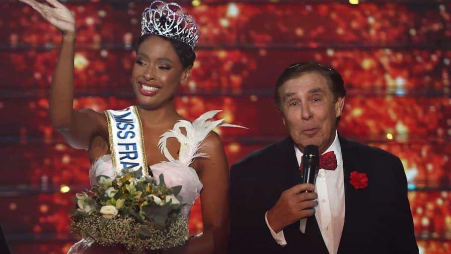 Azafata de 34 años es la nueva Miss Francia, siendo la de más edad en obtener el premio